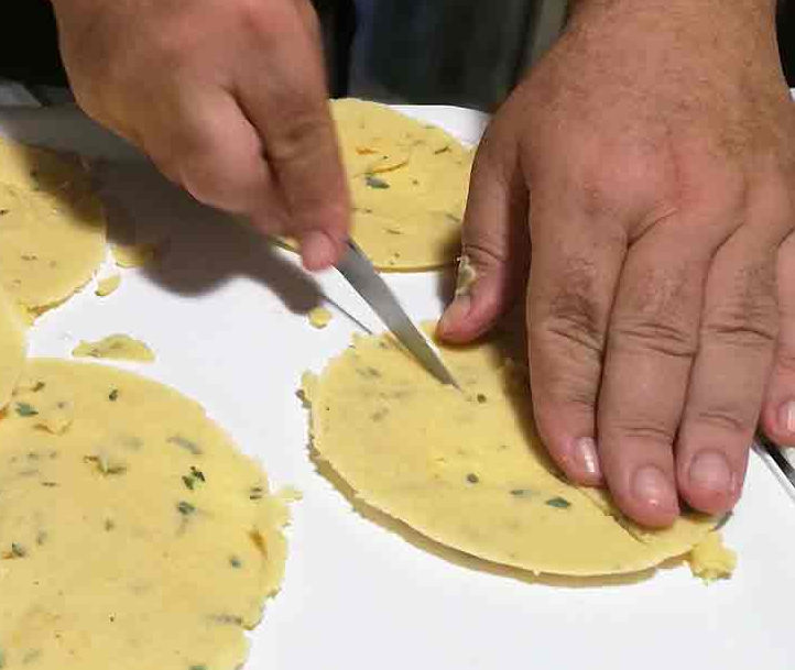 panelle a mezzaluna